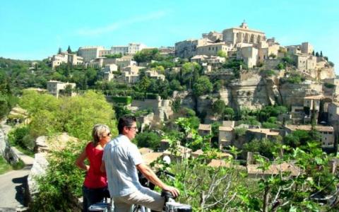 Cycling to Gordes